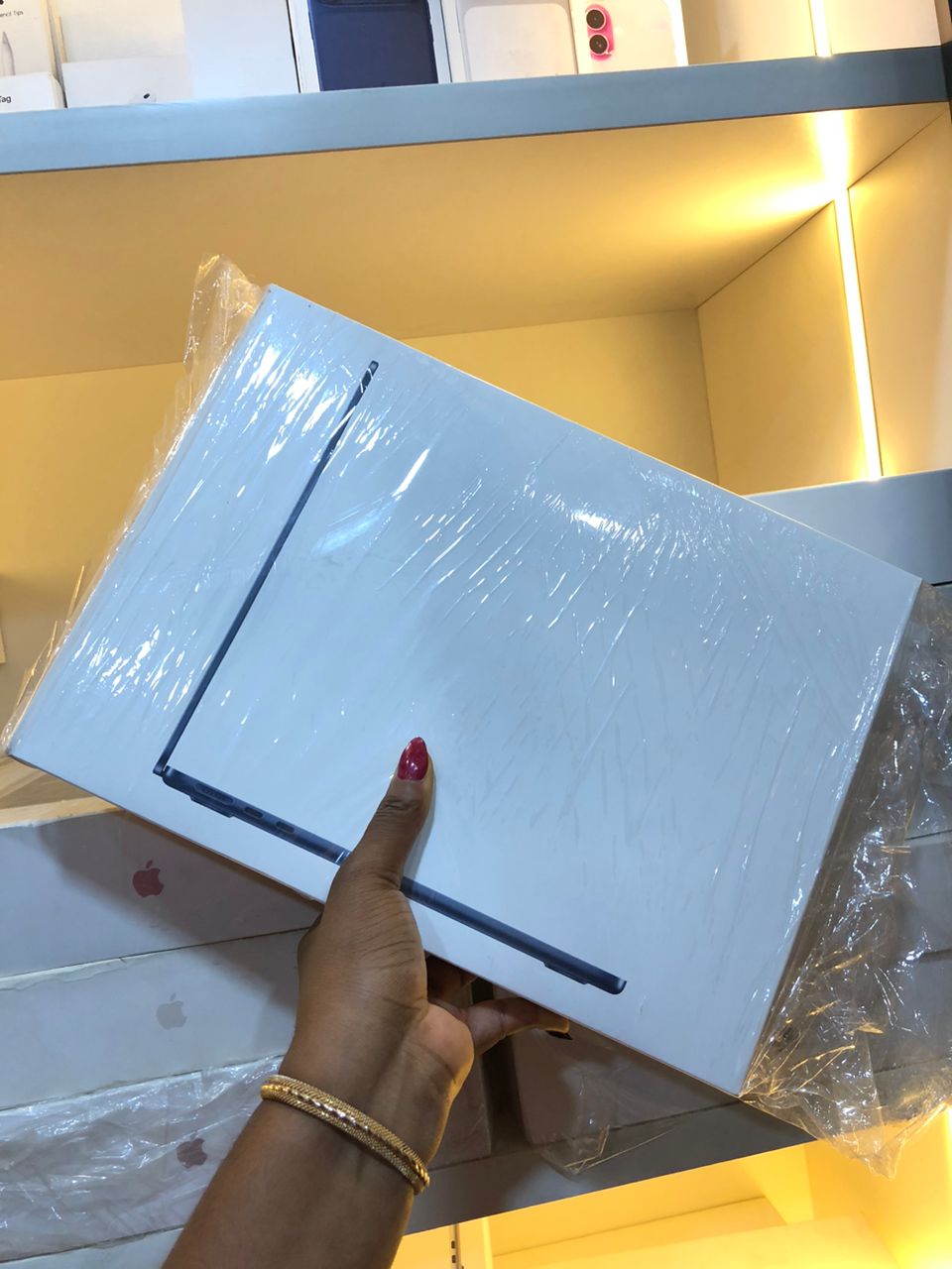 NEW MACBOOK M5 13" 16GB/512GB