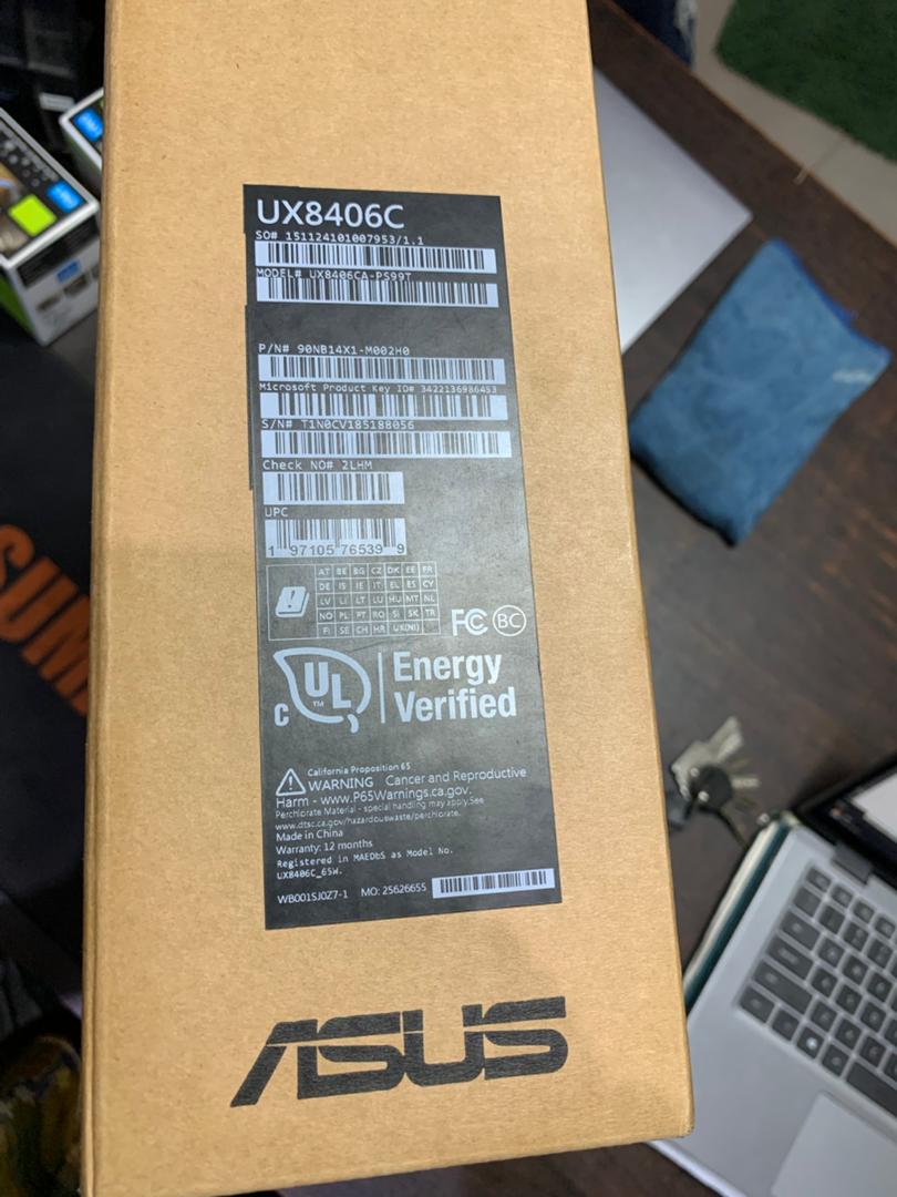 ASUS ZENBOOK UX8406C